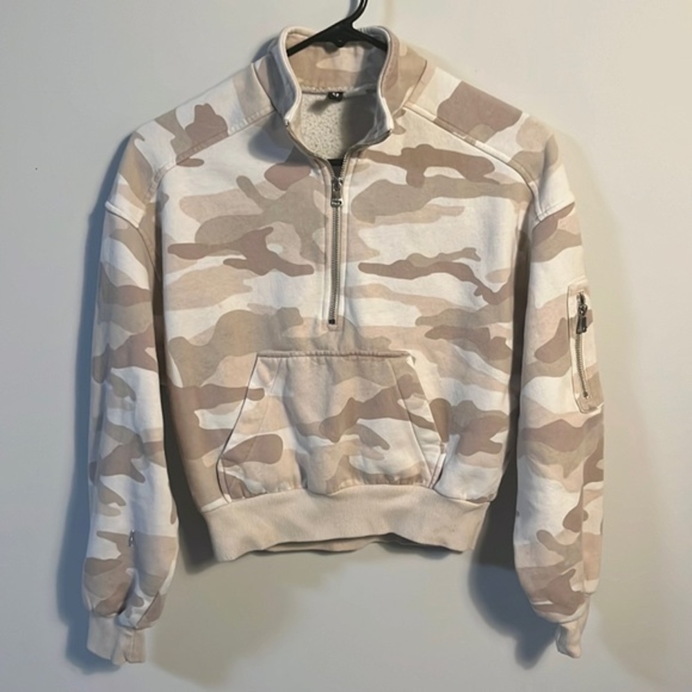 Tan Camo H&M Quarter Zip |‎ Size XS